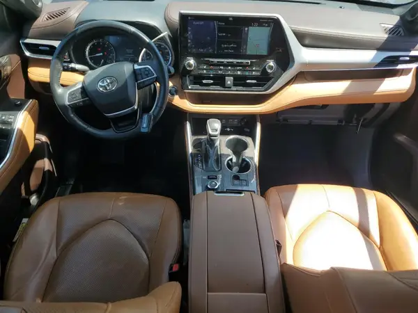 5TDFZRBH2NS161705 2022 TOYOTA HIGHLANDER - Image 8