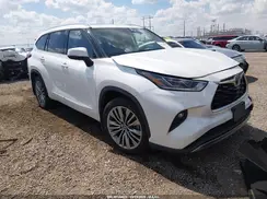5TDFZRBH2NS183039 2022 TOYOTA HIGHLANDER