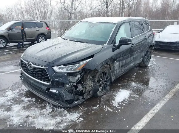 5TDFZRBH2NS187589 2022 TOYOTA HIGHLANDER - Image 2