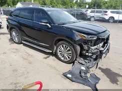 5TDFZRBH2NS190556 2022 TOYOTA HIGHLANDER