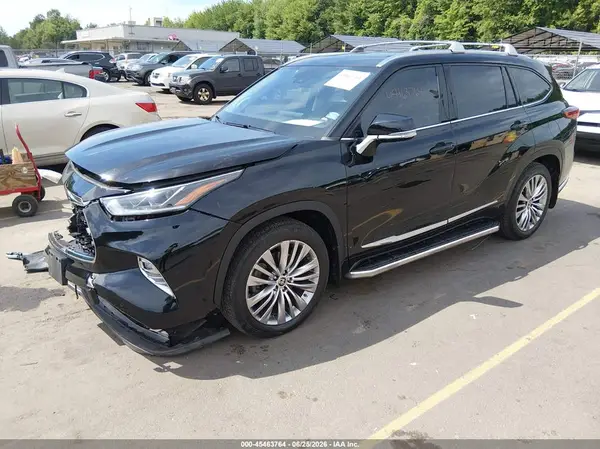 5TDFZRBH2NS190556 2022 TOYOTA HIGHLANDER - Image 2