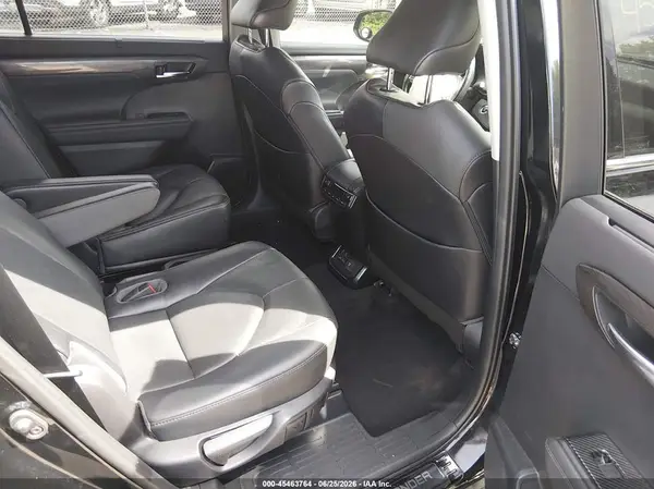 5TDFZRBH2NS190556 2022 TOYOTA HIGHLANDER - Image 8