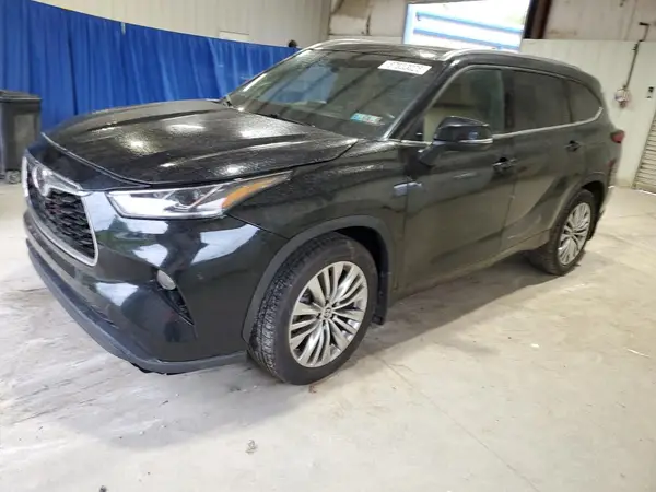 5TDFZRBH2NS204097 2022 TOYOTA HIGHLANDER - Image 1