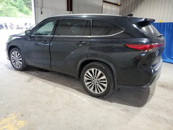 5TDFZRBH2NS204097 2022 TOYOTA HIGHLANDER - Image 2