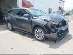 5TDFZRBH2NS214192 2022 TOYOTA HIGHLANDER