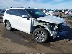 5TDFZRBH2NS216055 2022 TOYOTA HIGHLANDER