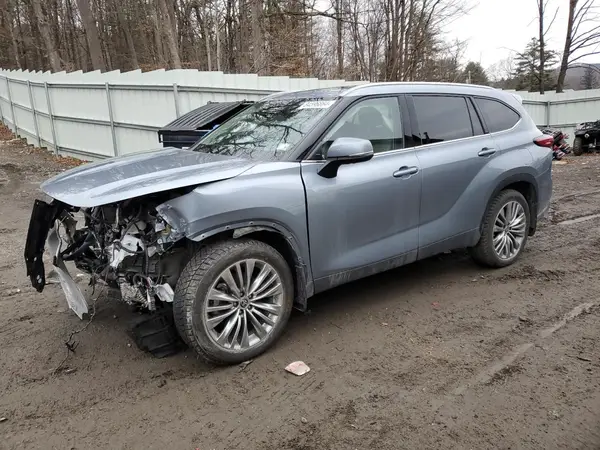 5TDFZRBH2NS219473 2022 TOYOTA HIGHLANDER - Image 1