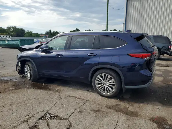 5TDFZRBH2NS221580 2022 TOYOTA HIGHLANDER - Image 2
