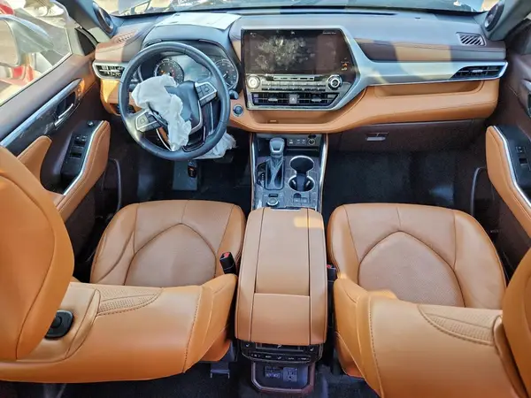 5TDFZRBH2NS223118 2022 TOYOTA HIGHLANDER - Image 8