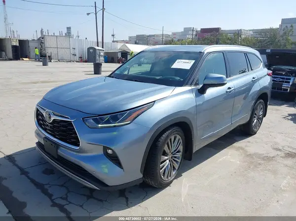 5TDFZRBH3LS001667 2020 TOYOTA HIGHLANDER - Image 2