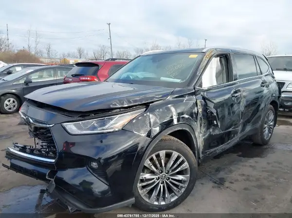 5TDFZRBH3LS022888 2020 TOYOTA HIGHLANDER - Image 2