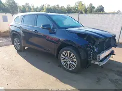 5TDFZRBH3LS033695 2020 TOYOTA HIGHLANDER