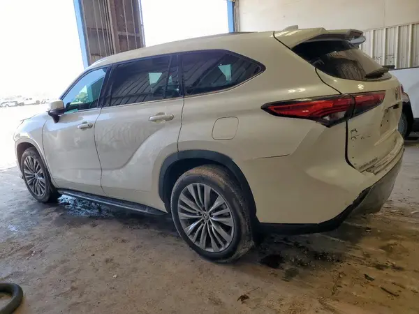 5TDFZRBH3LS034765 2020 TOYOTA HIGHLANDER - Image 2