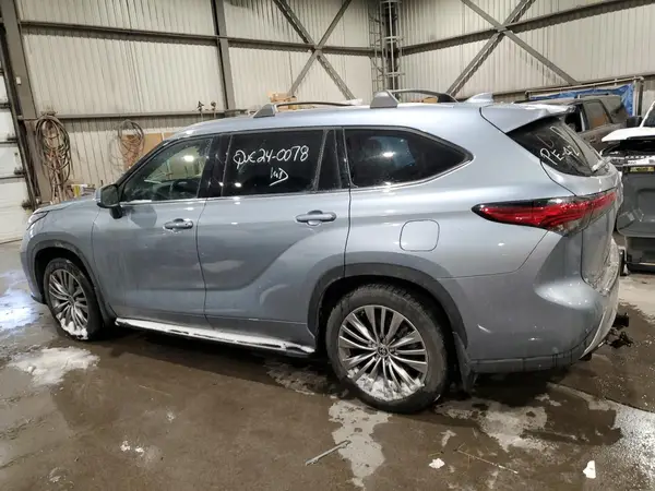 5TDFZRBH3MS097446 2021 TOYOTA HIGHLANDER - Image 2