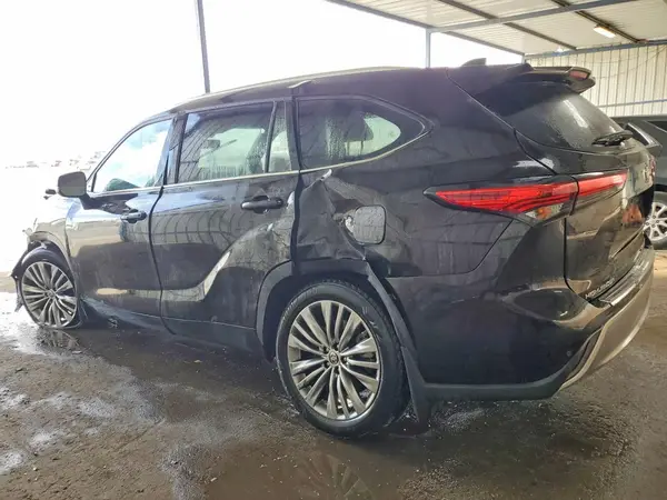 5TDFZRBH3MS108378 2021 TOYOTA HIGHLANDER - Image 2