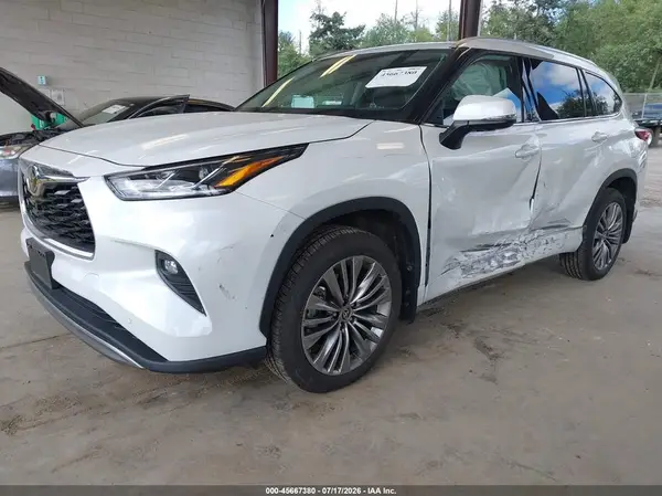 5TDFZRBH3NS172163 2022 TOYOTA HIGHLANDER - Image 2