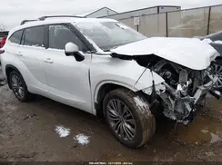 5TDFZRBH3NS174284 2022 TOYOTA HIGHLANDER