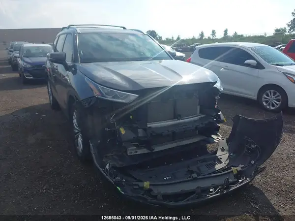 5TDFZRBH3NS182868 2022 TOYOTA HIGHLANDER - Image 1