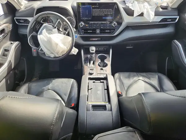 5TDFZRBH3NS183504 2022 TOYOTA HIGHLANDER - Image 8
