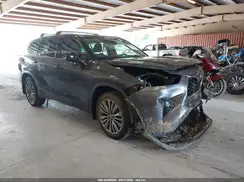 5TDFZRBH3NS210863 2022 TOYOTA HIGHLANDER