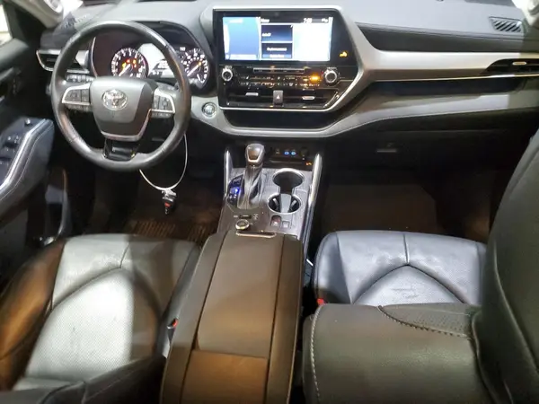 5TDFZRBH3NS219756 2022 TOYOTA HIGHLANDER - Image 8