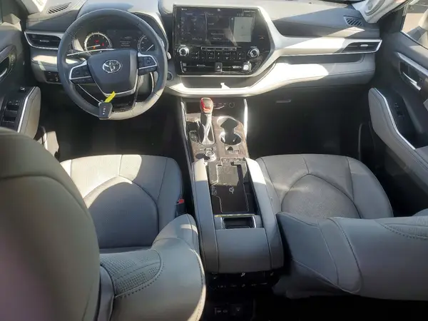 5TDFZRBH3NS227761 2022 TOYOTA HIGHLANDER - Image 8