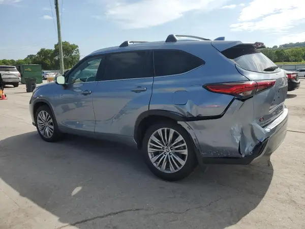 5TDFZRBH3NS228408 2022 TOYOTA HIGHLANDER - Image 2