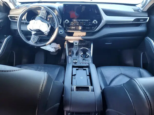 5TDFZRBH4MS075651 2021 TOYOTA HIGHLANDER - Image 8
