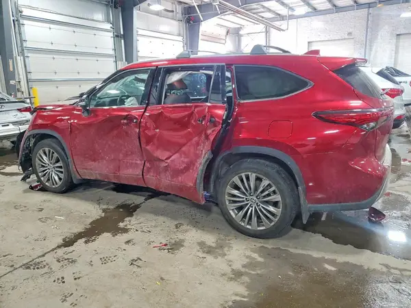 5TDFZRBH4MS089467 2021 TOYOTA HIGHLANDER - Image 2