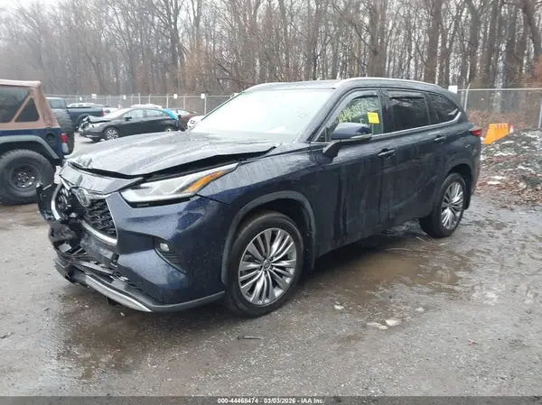 5TDFZRBH4MS091400 2021 TOYOTA HIGHLANDER - Image 2