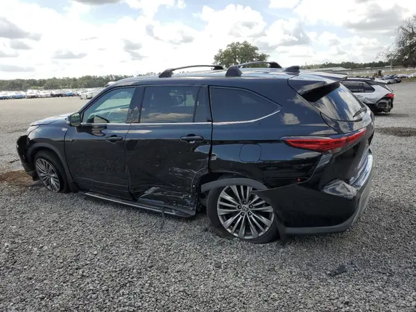 5TDFZRBH4MS102623 2021 TOYOTA HIGHLANDER - Image 2