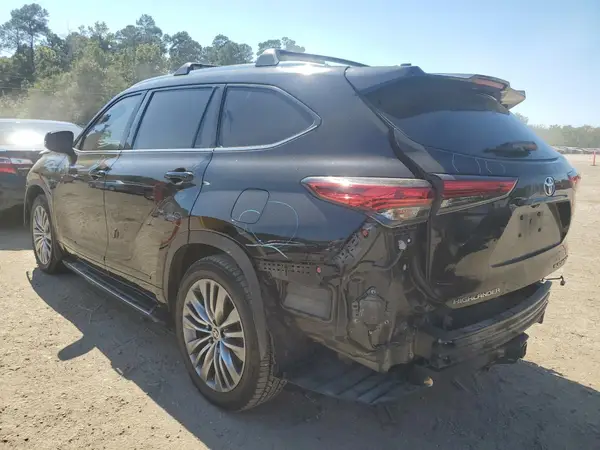 5TDFZRBH4MS107420 2021 TOYOTA HIGHLANDER - Image 2