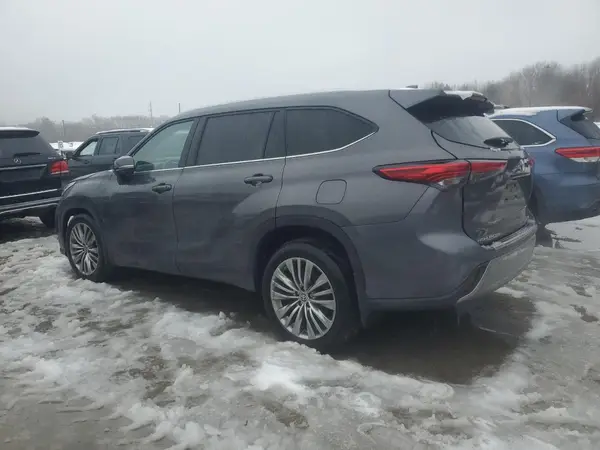 5TDFZRBH4MS138036 2021 TOYOTA HIGHLANDER - Image 2