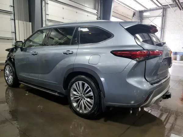 5TDFZRBH4NS179347 2022 TOYOTA HIGHLANDER - Image 2