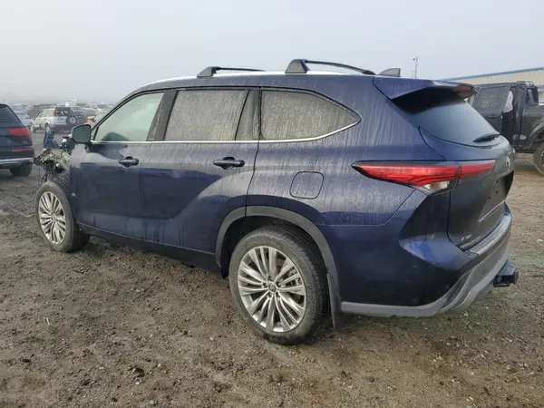 5TDFZRBH4NS220995 2022 TOYOTA HIGHLANDER - Image 2