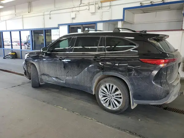5TDFZRBH4NS225033 2022 TOYOTA HIGHLANDER - Image 2