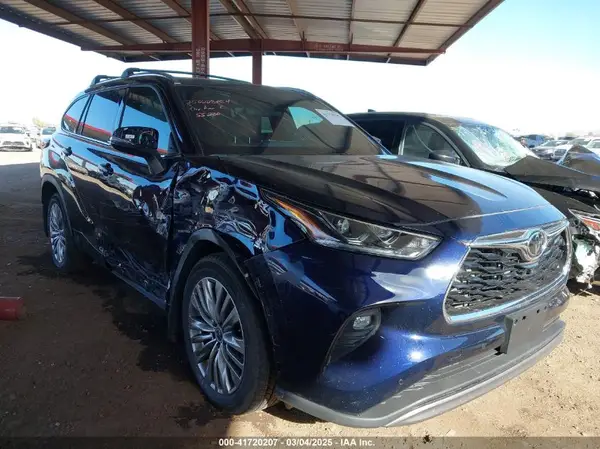5TDFZRBH4NS234864 2022 TOYOTA HIGHLANDER - Image 1