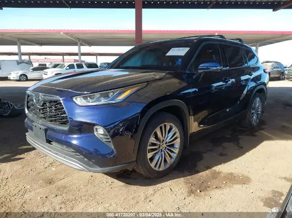 5TDFZRBH4NS234864 2022 TOYOTA HIGHLANDER - Image 2