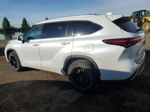 5TDFZRBH4NS250563 2022 TOYOTA HIGHLANDER - Image 2