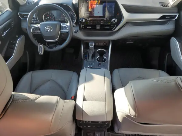 5TDFZRBH4NS250563 2022 TOYOTA HIGHLANDER - Image 8