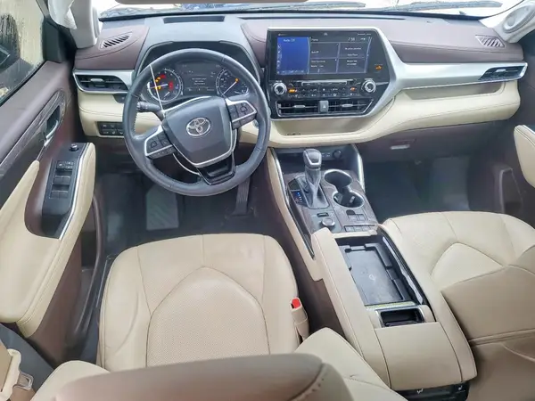 5TDFZRBH4NS257593 2022 TOYOTA HIGHLANDER - Image 8