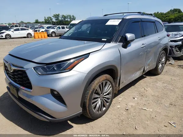 5TDFZRBH5LS000133 2020 TOYOTA HIGHLANDER - Image 2