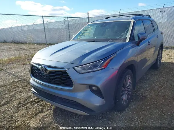 5TDFZRBH5LS042172 2020 TOYOTA HIGHLANDER - Image 2