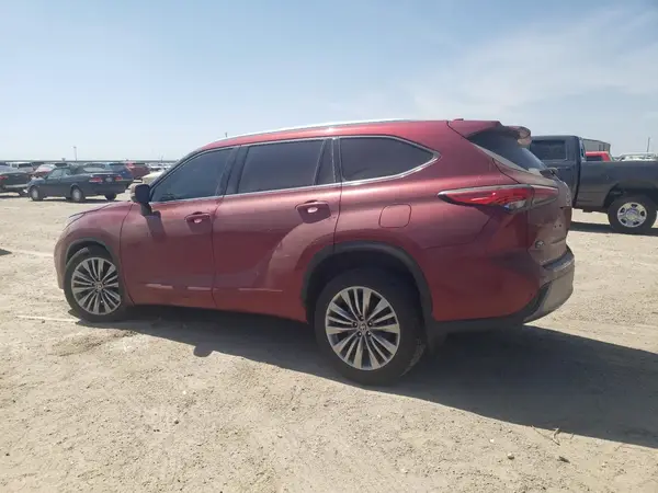 5TDFZRBH5MS064366 2021 TOYOTA HIGHLANDER - Image 2