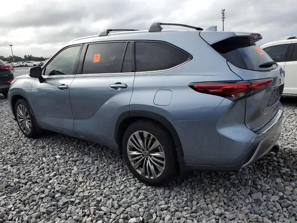 5TDFZRBH5MS103408 2021 TOYOTA HIGHLANDER - Image 2