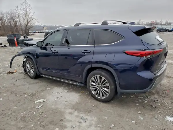 5TDFZRBH5MS116966 2021 TOYOTA HIGHLANDER - Image 2