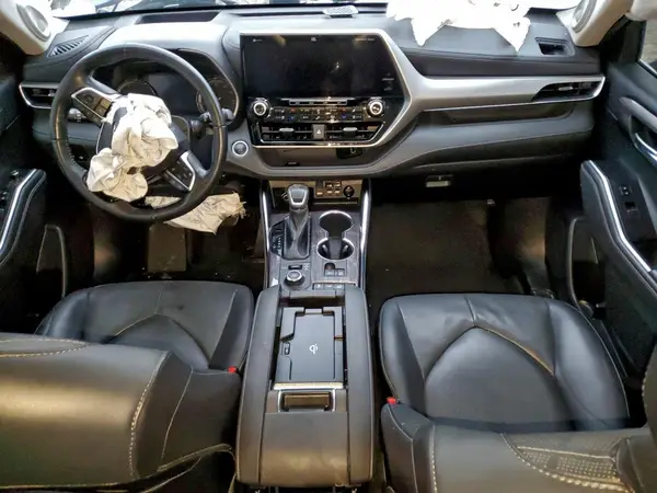 5TDFZRBH5MS116966 2021 TOYOTA HIGHLANDER - Image 8