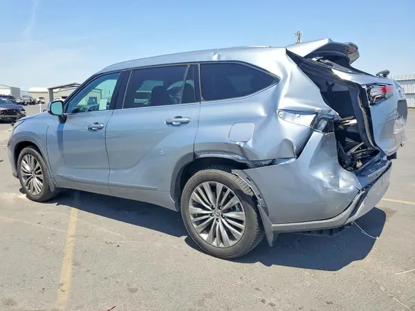 5TDFZRBH5MS120130 2021 TOYOTA HIGHLANDER - Image 2