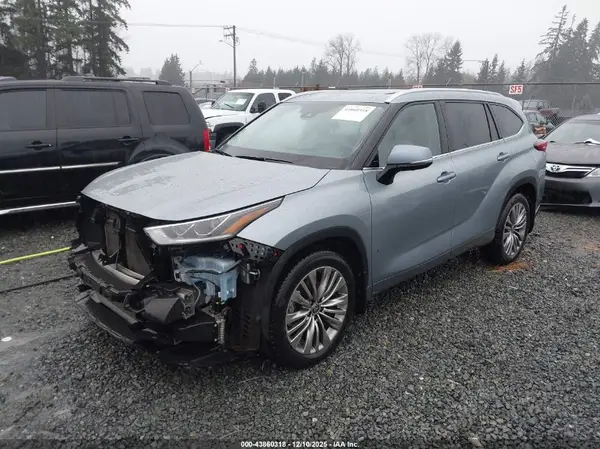 5TDFZRBH5MS122721 2021 TOYOTA HIGHLANDER - Image 2