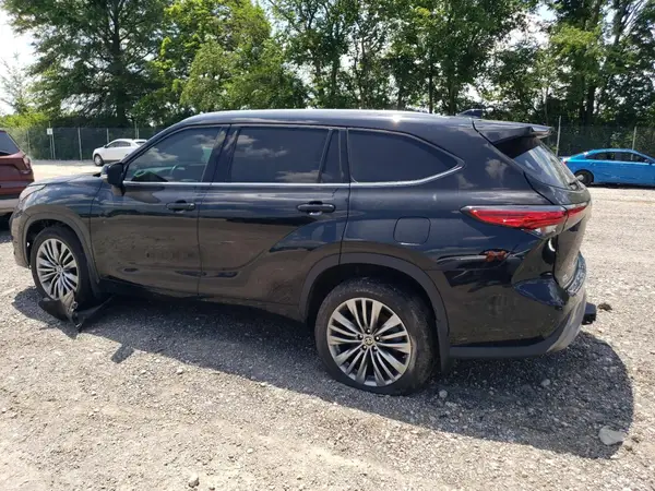 5TDFZRBH5MS132679 2021 TOYOTA HIGHLANDER - Image 2